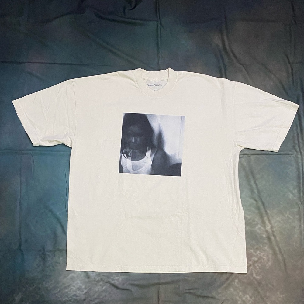 Graphic Grace Abrams concert T-Shirt - size 2XL NWOT